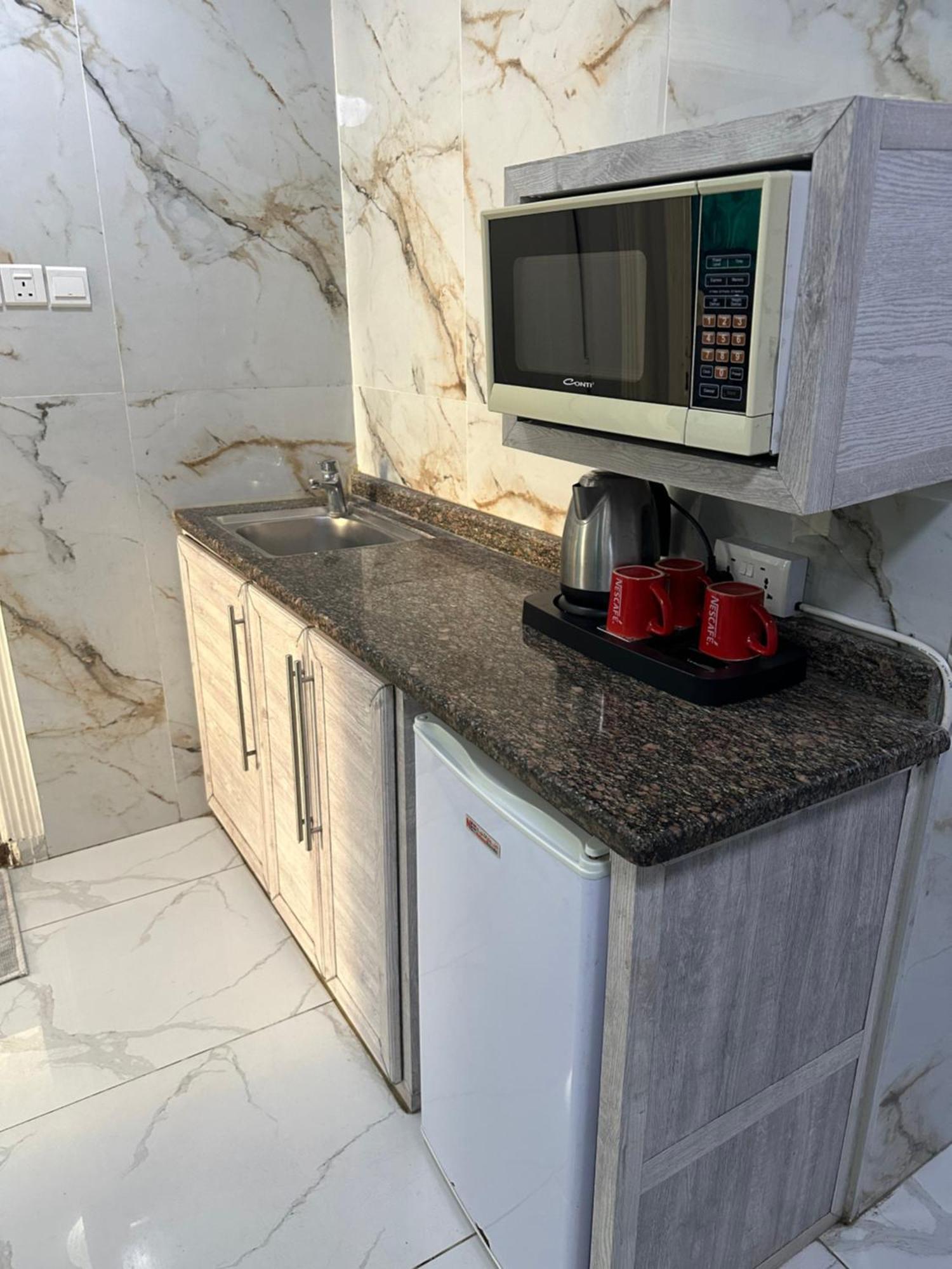 Arwahotel Apartments اروى للشقق الفندقية Aqaba Bagian luar foto